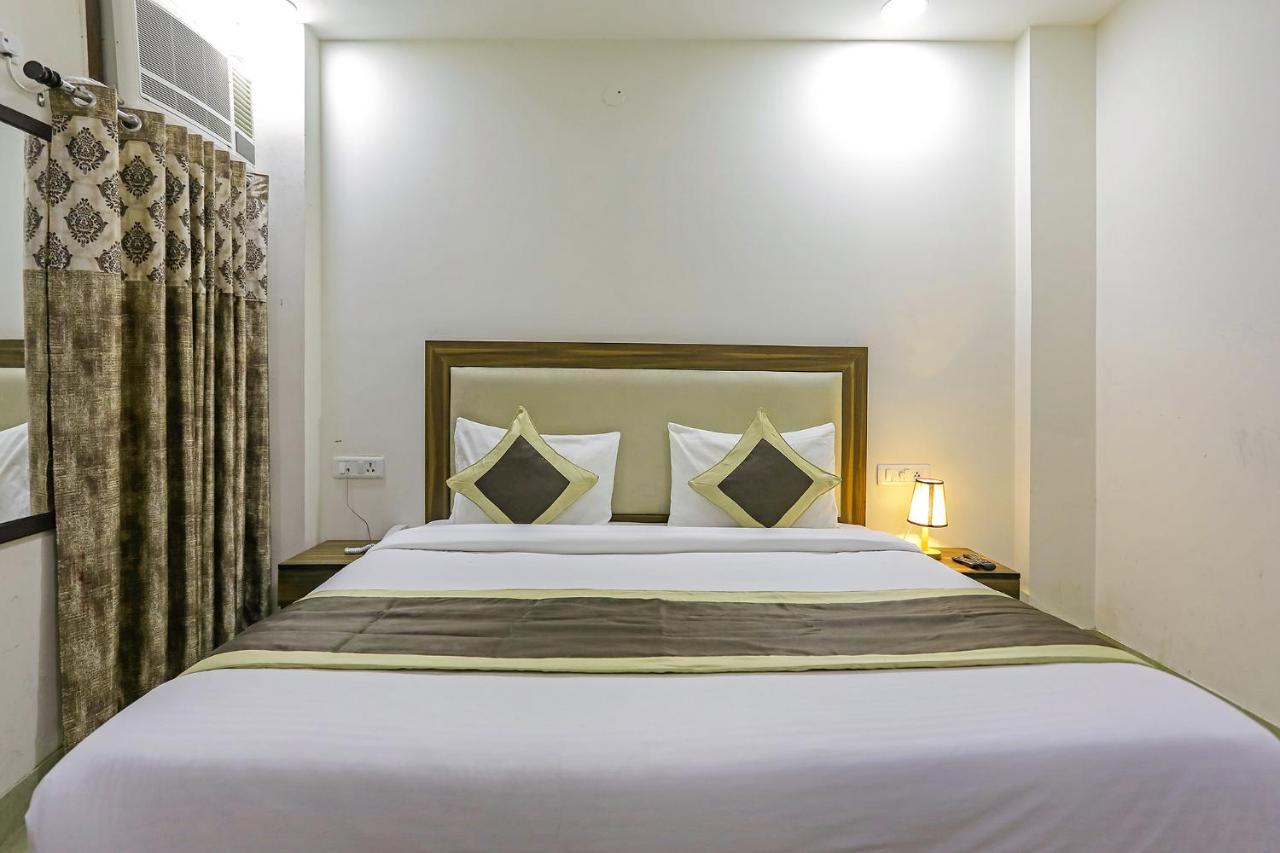 Fabhotel White House Bnb - Nr Yashobhoomi Convention Centre Delhi  Exterior photo
