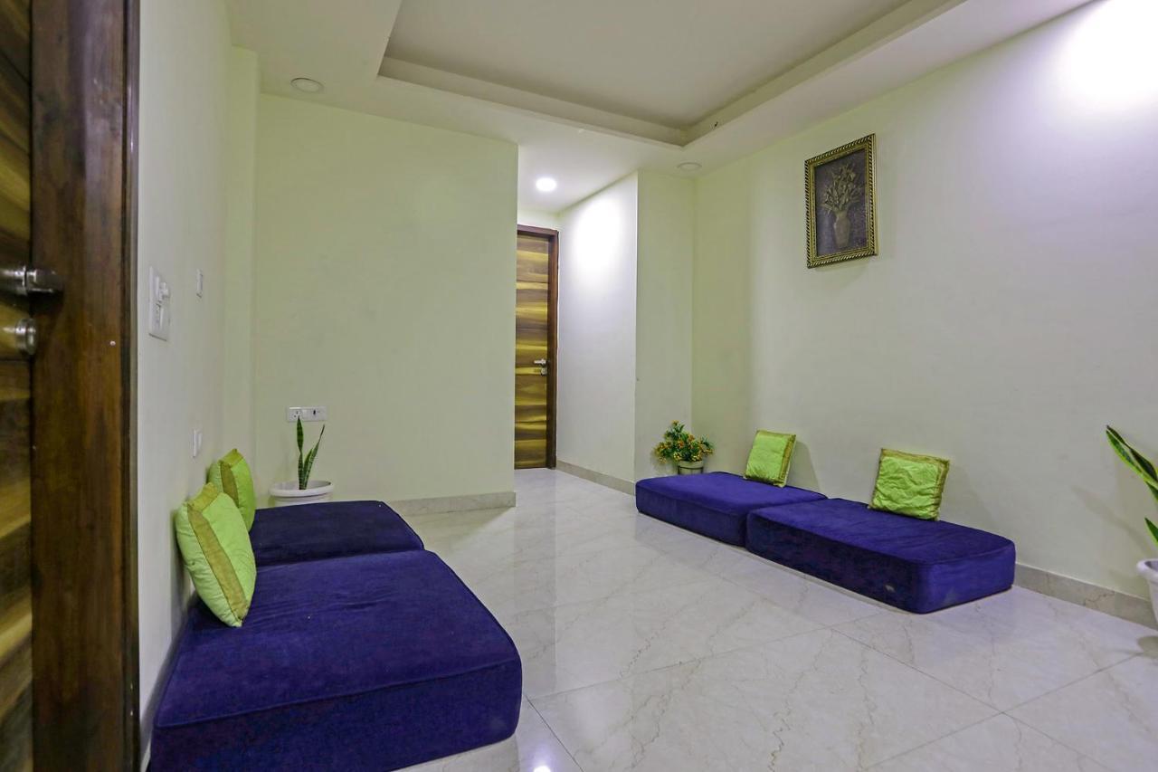 Fabhotel White House Bnb - Nr Yashobhoomi Convention Centre Delhi  Exterior photo